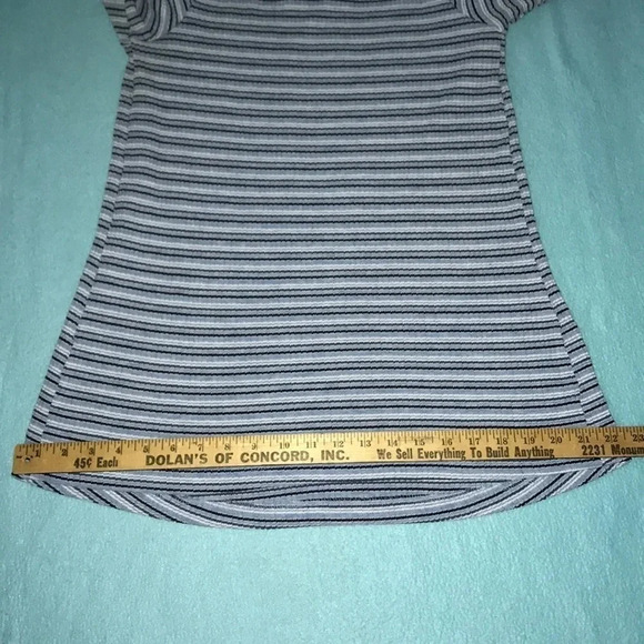 DIVIDENDS maternity short sleeve stretchy kno top size M 🌼Host Pick🌼 - Picture 4 of 4